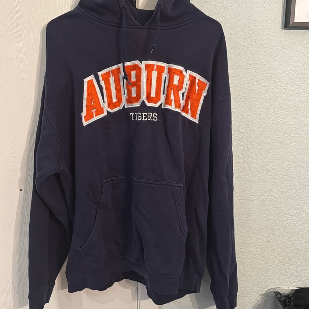 Auburn tigers hoodie size XL small stain left front